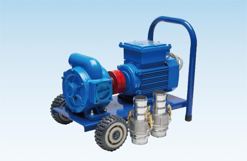 How do fuel pumps manage fuel temperature changes?